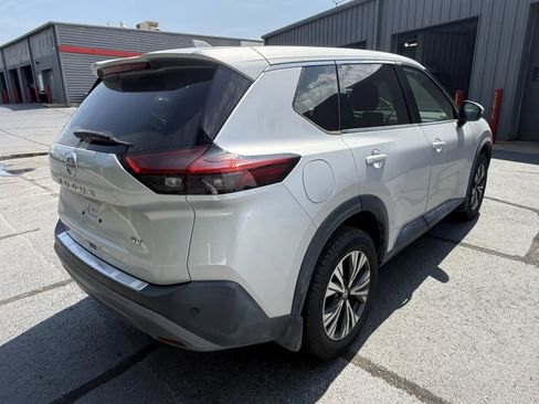 Used 2021 Nissan Rogue SV FWD image 4