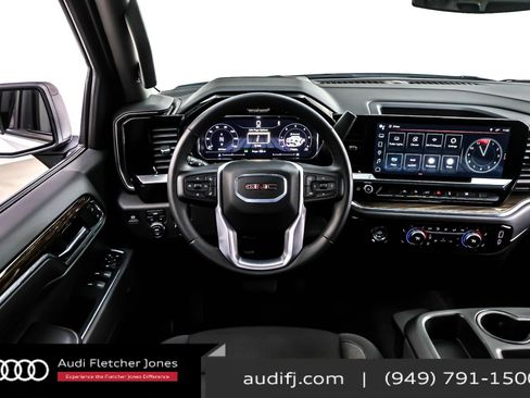 Used 2024 GMC Sierra 1500 Elevation image 4