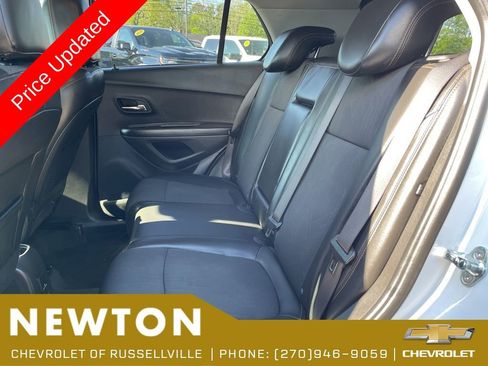 Used 2022 Chevrolet Trax LT AWD/4WD image 39