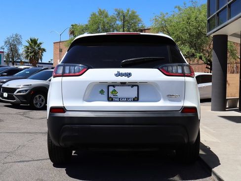Used 2020 Jeep Cherokee Latitude FWD image 11