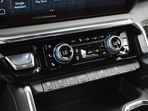 New 2025 GMC Sierra 3500 Denali Ultimate image 19