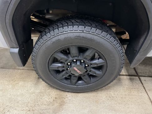 Certified 2025 GMC Sierra 3500 AT4 image 9