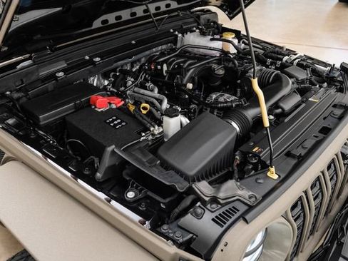 Used 2025 Jeep Gladiator Rubicon w/ Safety Group image 91