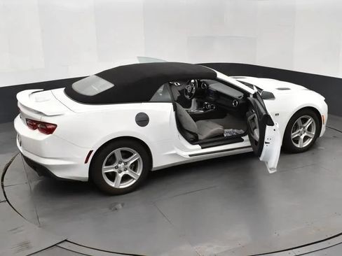 Used 2023 Chevrolet Camaro LT RWD image 6