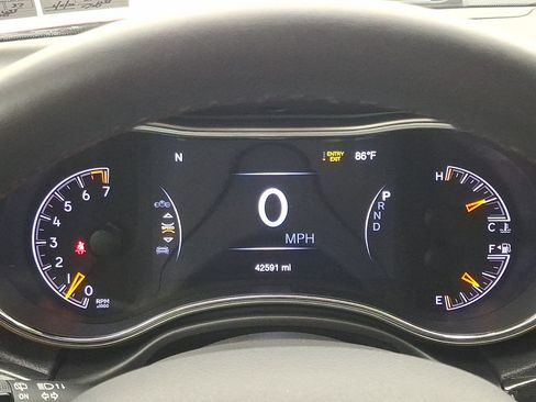 Used 2019 Jeep Grand Cherokee Trailhawk AWD/4WD image 16