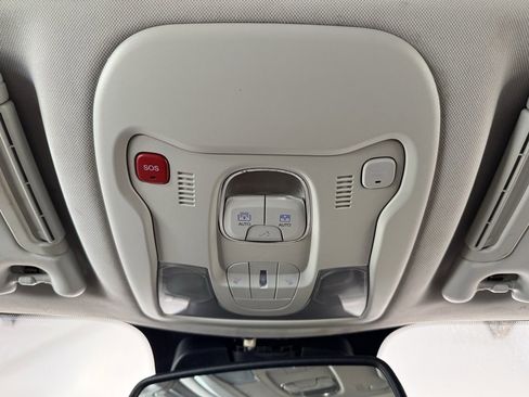 Used 2018 Jeep Renegade Limited w/ UConnect 8.4 Nav Group image 23