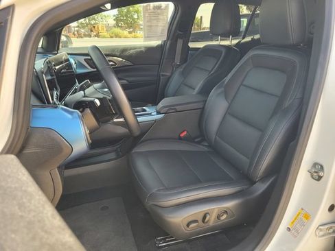 Certified 2024 Chevrolet Equinox EV LT FWD image 16