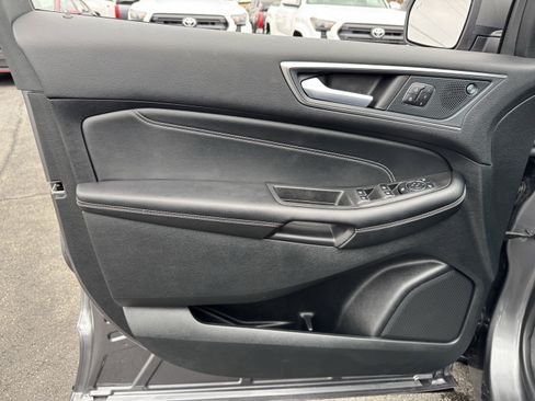 Used 2024 Ford Edge Titanium image 23