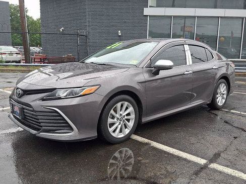 Certified 2021 Toyota Camry LE AWD/4WD image 2