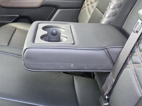 Used 2023 GMC Canyon Denali image 11