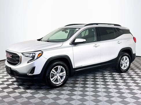 Used 2018 GMC Terrain SLE w/ Driver Convenience Package image 4