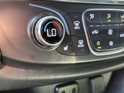Used 2023 Chevrolet Traverse LT w/ LPO, Floor Liner Package FWD image 29