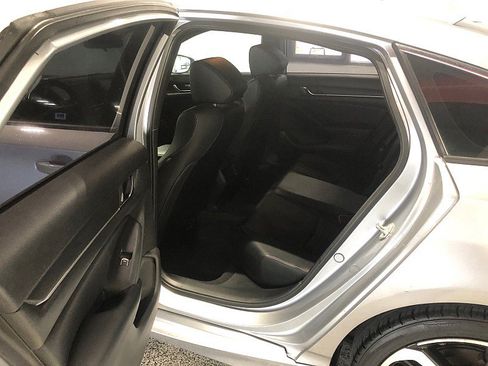 Used 2018 Honda Accord Sport image 13