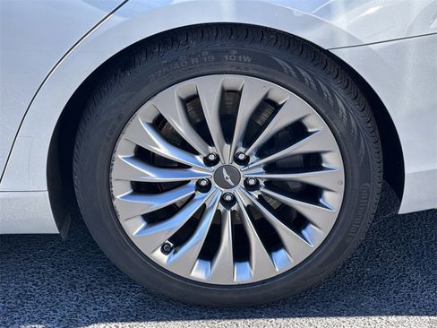 Used 2019 Genesis G90 3.3T Premium image 19