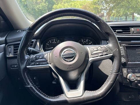 Used 2020 Nissan Rogue SV AWD/4WD image 14