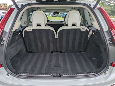 Used 2020 Volvo XC90 T6 Momentum AWD/4WD image 14