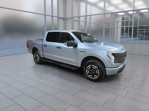 Used 2022 Ford F150 Lightning XLT AWD/4WD image 2