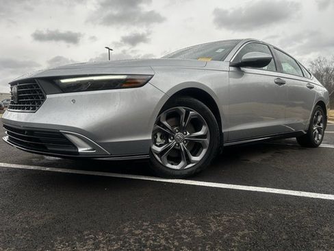 Used 2025 Honda Accord EX-L image 13