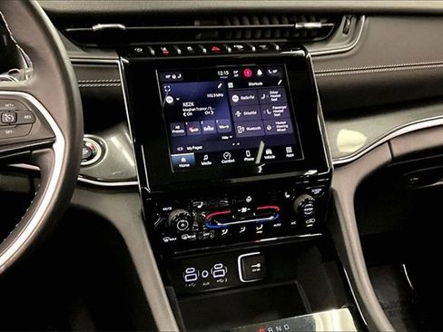 Used 2022 Jeep Grand Cherokee Altitude image 6