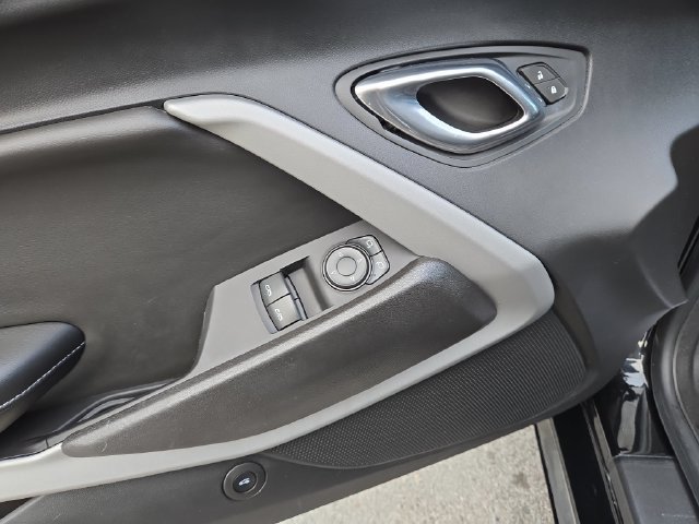 Used 2021 Chevrolet Camaro LT RWD image 15
