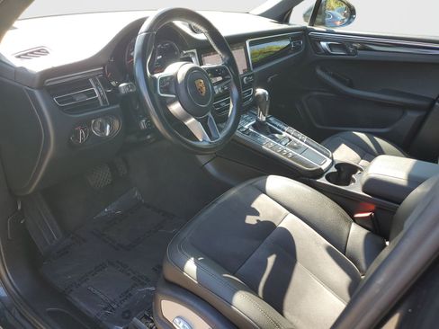 Used 2021 Porsche Macan image 19