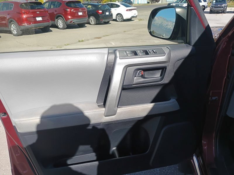 Used 2013 Toyota 4Runner SR5 AWD/4WD image 8