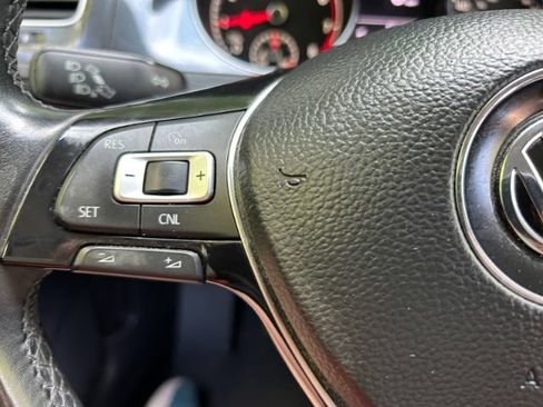 Used 2018 Volkswagen Golf S FWD image 19
