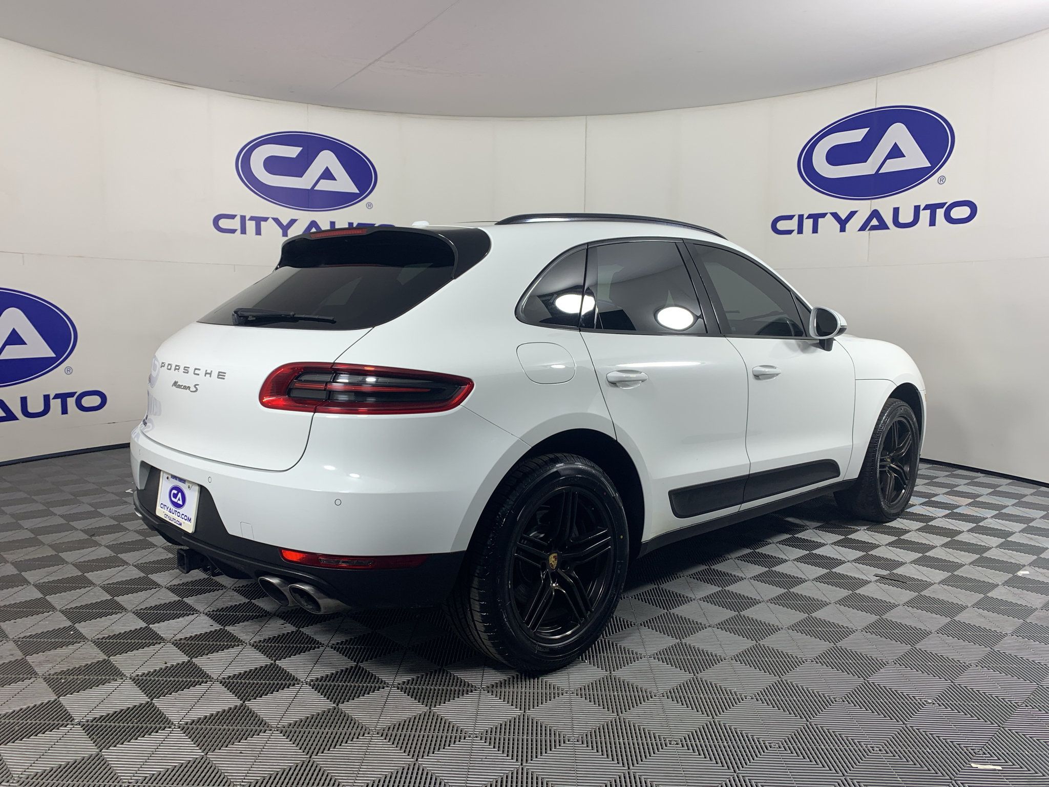 Used 2016 Porsche Macan S AWD/4WD image 3