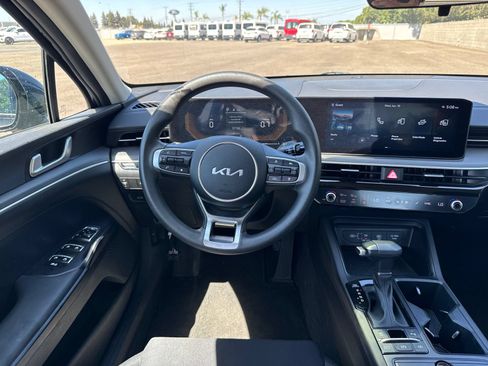 Used 2025 Kia K5 LXS FWD image 16