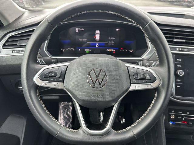 Used 2024 Volkswagen Tiguan SE AWD/4WD image 23