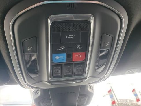 Used 2024 Jeep Wagoneer Launch Edition AWD/4WD image 18