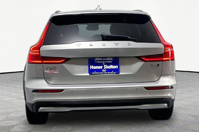 Used 2025 Volvo V60 B5 Cross Country Plus AWD/4WD image 4