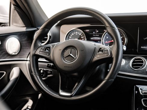 Used 2017 Mercedes-Benz E 300 image 16