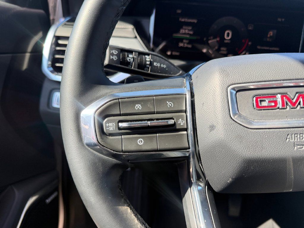 Used 2026 GMC Acadia Elevation w/ Elevation Premium Package FWD image 23