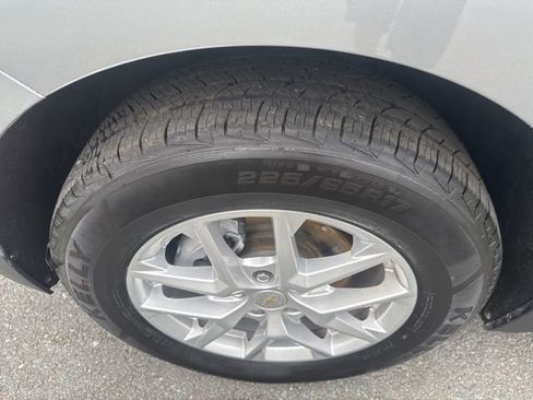 Used 2024 Chevrolet Equinox LT AWD/4WD image 13
