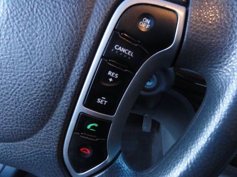 Used 2011 Hyundai Santa Fe GLS image 15