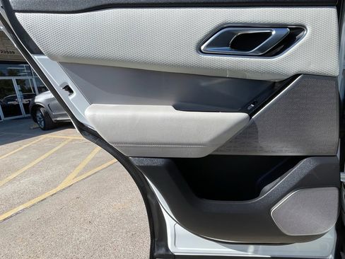 Used 2019 Land Rover Range Rover Velar R-Dynamic SE image 35