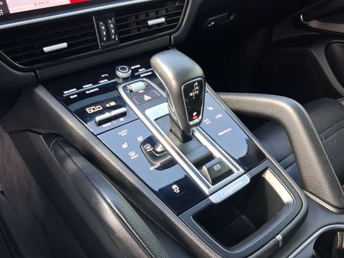 Used 2019 Porsche Cayenne AWD/4WD image 20