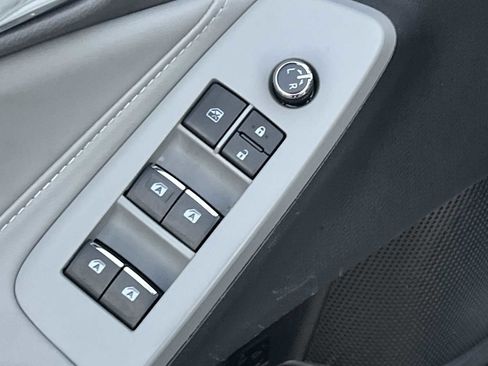 Used 2022 Toyota Avalon XLE image 18