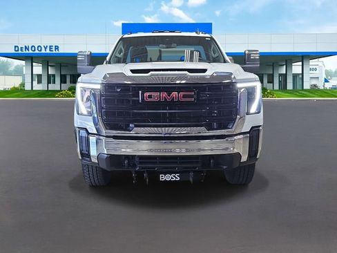 Used 2024 GMC Sierra 3500 Pro w/ Convenience Package AWD/4WD image 4