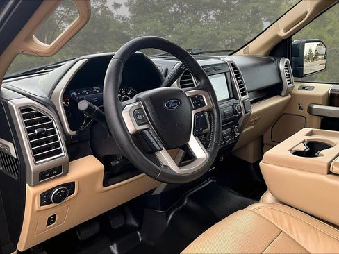 Used 2016 Ford F150 Lariat w/ Trailer Tow Package image 18