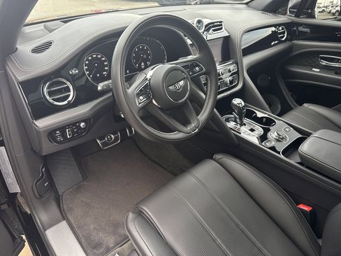 Used 2023 Bentley Bentayga Extended Wheelbase image 14