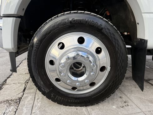 Used 2025 Ford F450 Lariat w/ FX4 Off-Road Package image 33