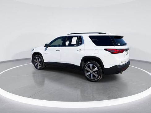 Used 2023 Chevrolet Traverse LT w/ LT Premium Package AWD/4WD image 6