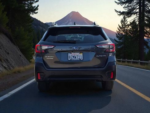 Certified 2022 Subaru Outback Premium image 6