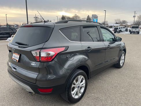 Used 2018 Ford Escape SE image 5
