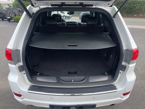 Used 2020 Jeep Grand Cherokee Overland AWD/4WD image 14