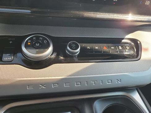 Certified 2025 Ford Expedition Max Active AWD/4WD image 23