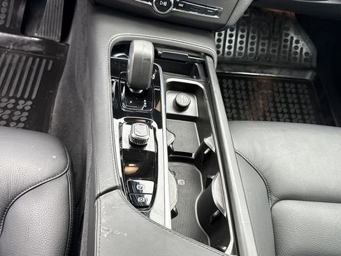 Certified 2023 Volvo V90 B6 Cross Country Plus w/ Climate Package image 21