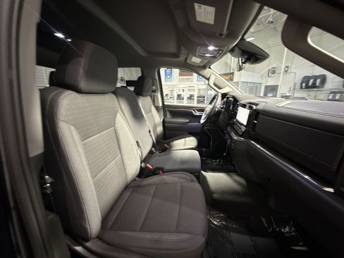 Used 2024 Chevrolet Silverado 1500 LT AWD/4WD image 28